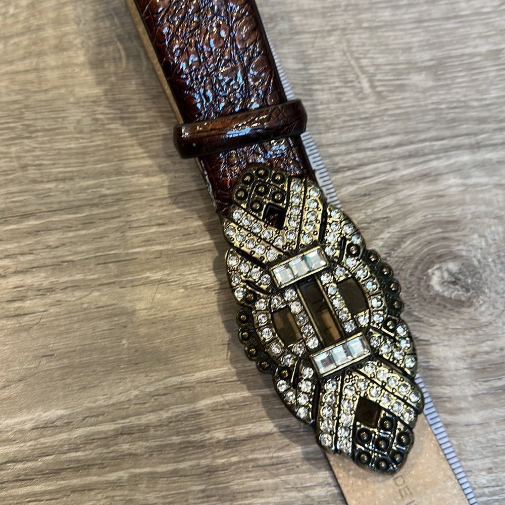 Steve Madden leather belt with beautiful rhinestone buckle. Size L